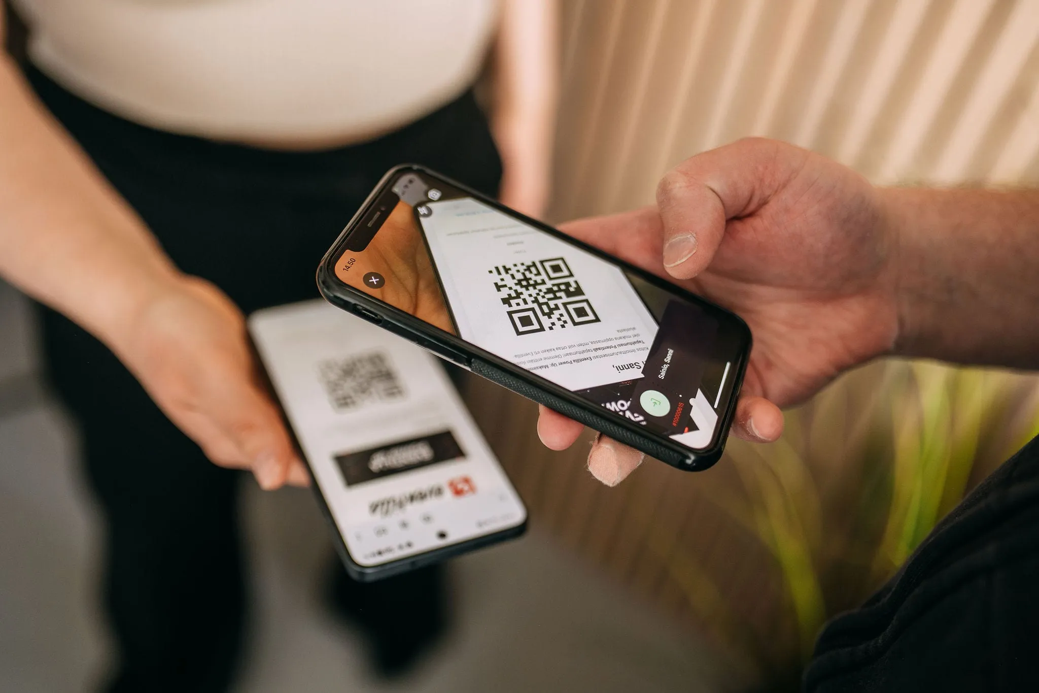 Hyvä lipunmyyntijärjestelmä mahdollistaa QR-koodilliset liput ja niiden helpon lukemisen.